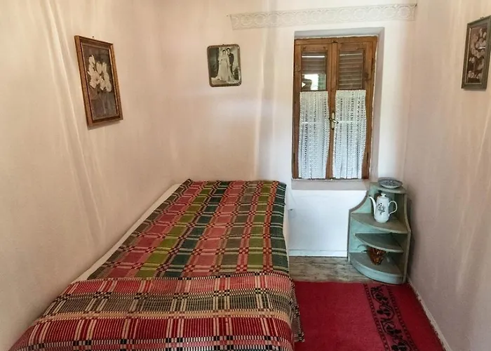 Sto Dimeiko بيت للعطل *